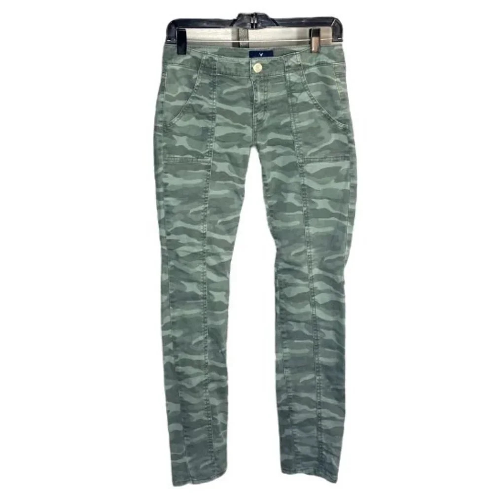 American Eagle Camo Pants‎